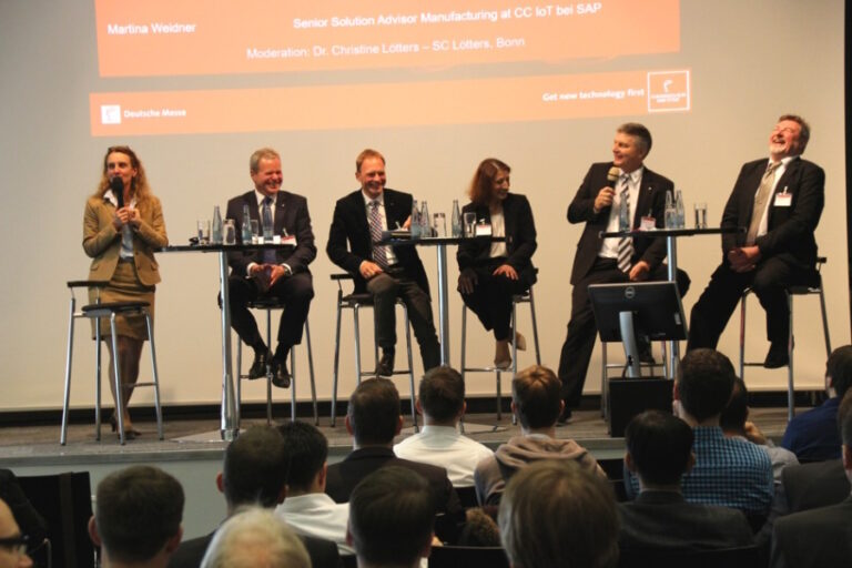 Podiumsdiskussion mit Dr. Christine Lötters auf der Hannover Messe 2017